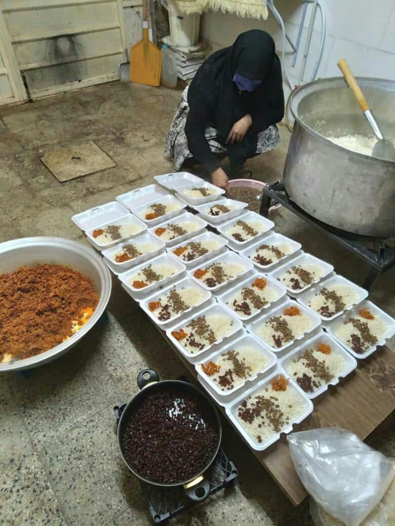 پخت و توزیع 135 پرس غذای گرم در بین نیازمندان شهرستان سلطانیه/اجرای طرح احسان نان در زنجان