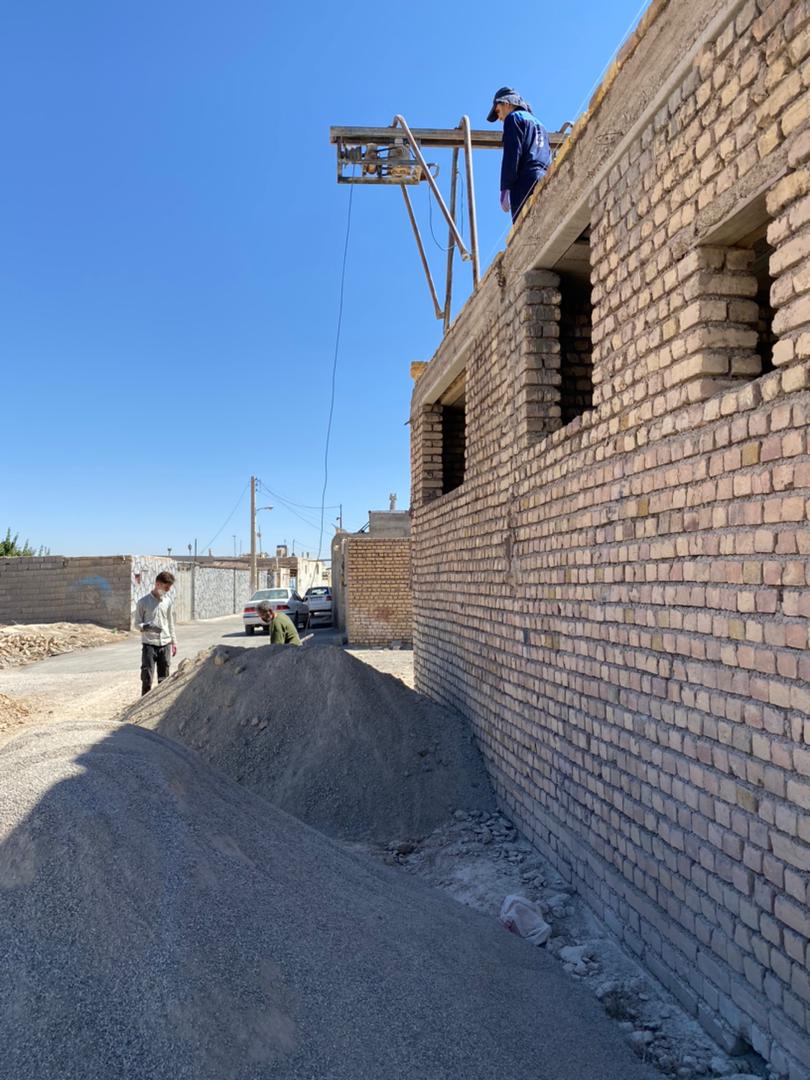 دو باب منزل مسکونی زلزله زدگان شهر سی سخت توسط موکبهای استان اصفهان در حال ساخت می باشد.