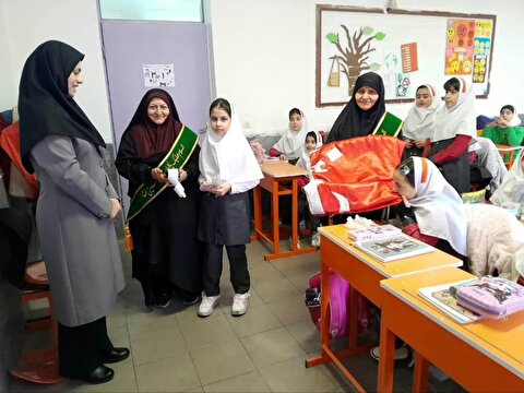 عطر عشق حسینی در مدرسه؛ حضور خادمان عتبات عالیات در مدرسه شهید فخاری گرمدره